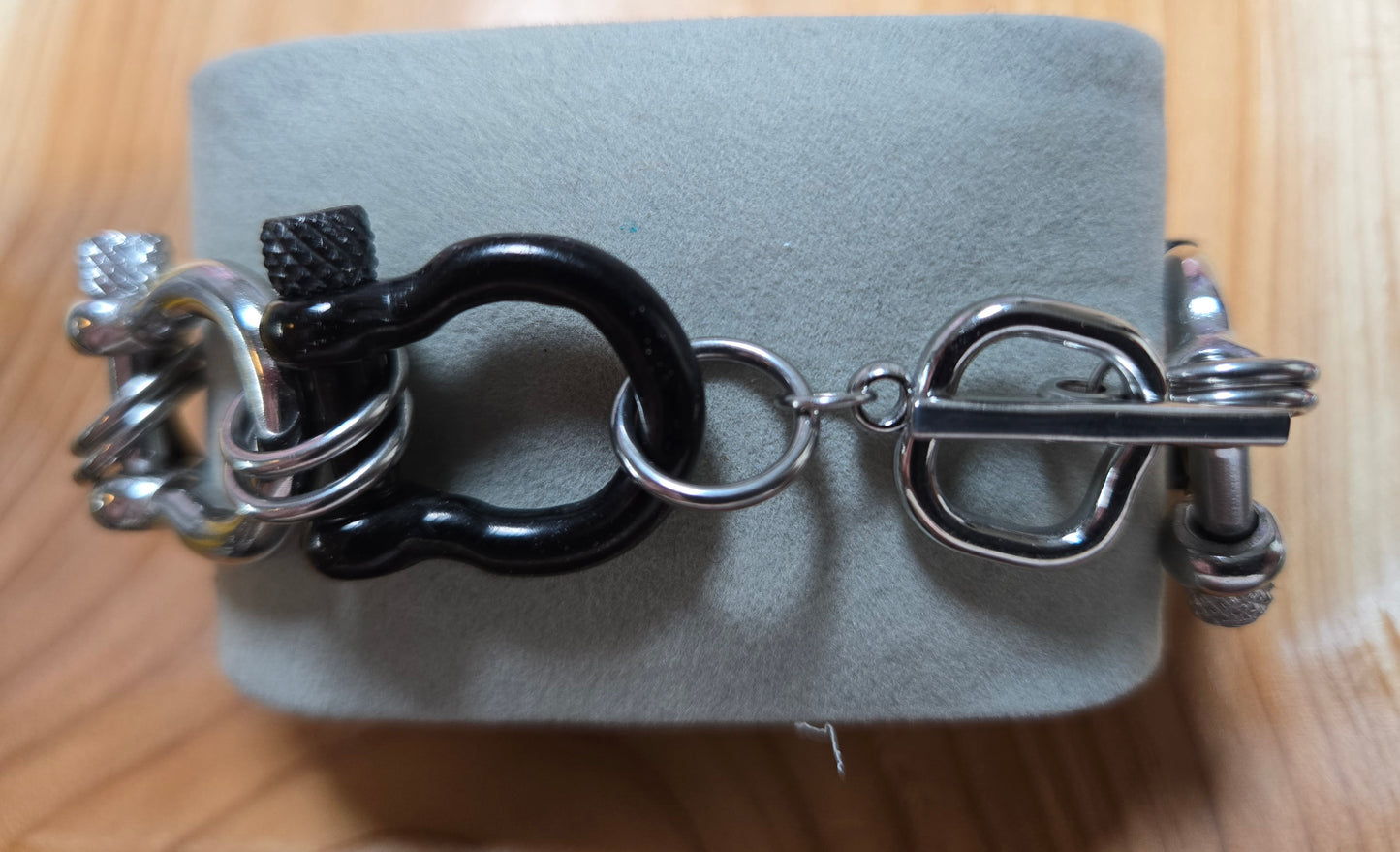 Unisex Shackle Bracelet